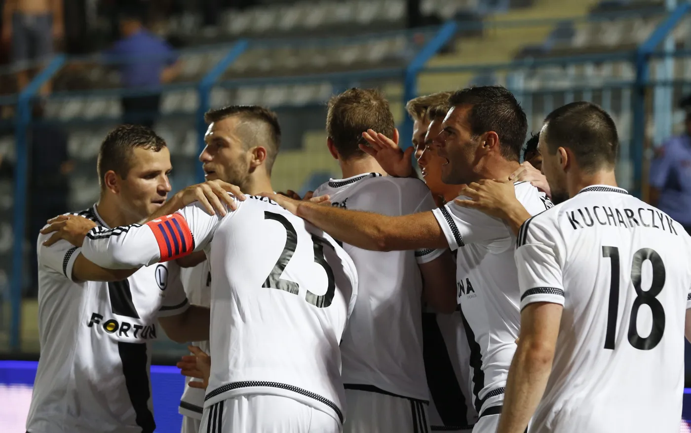 8034620-fk-kukesi-legia-warszawa.jpg