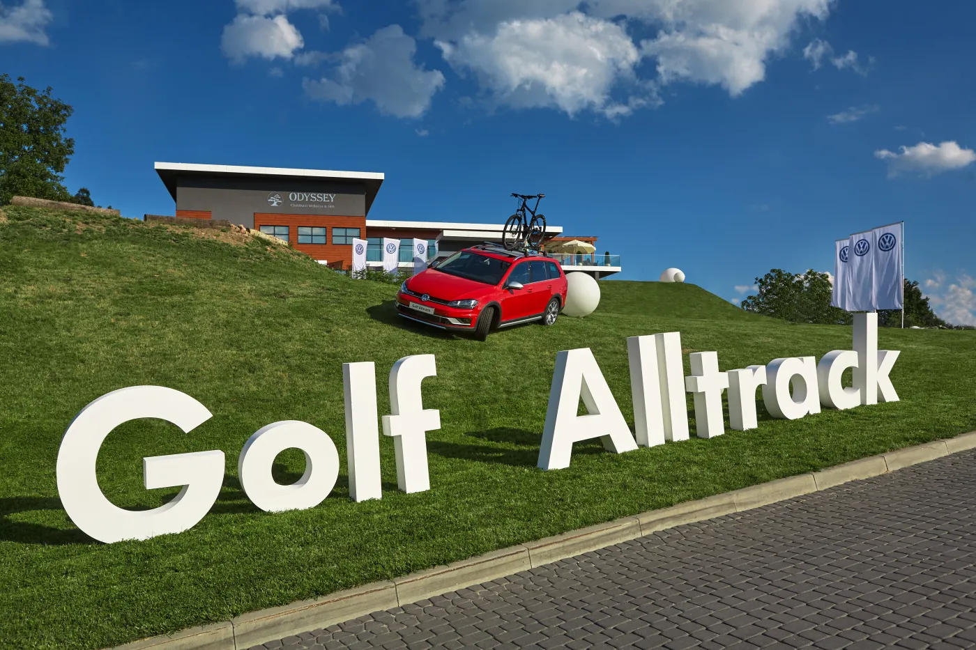 8069733-volkswagen-golf-alltrack.jpg