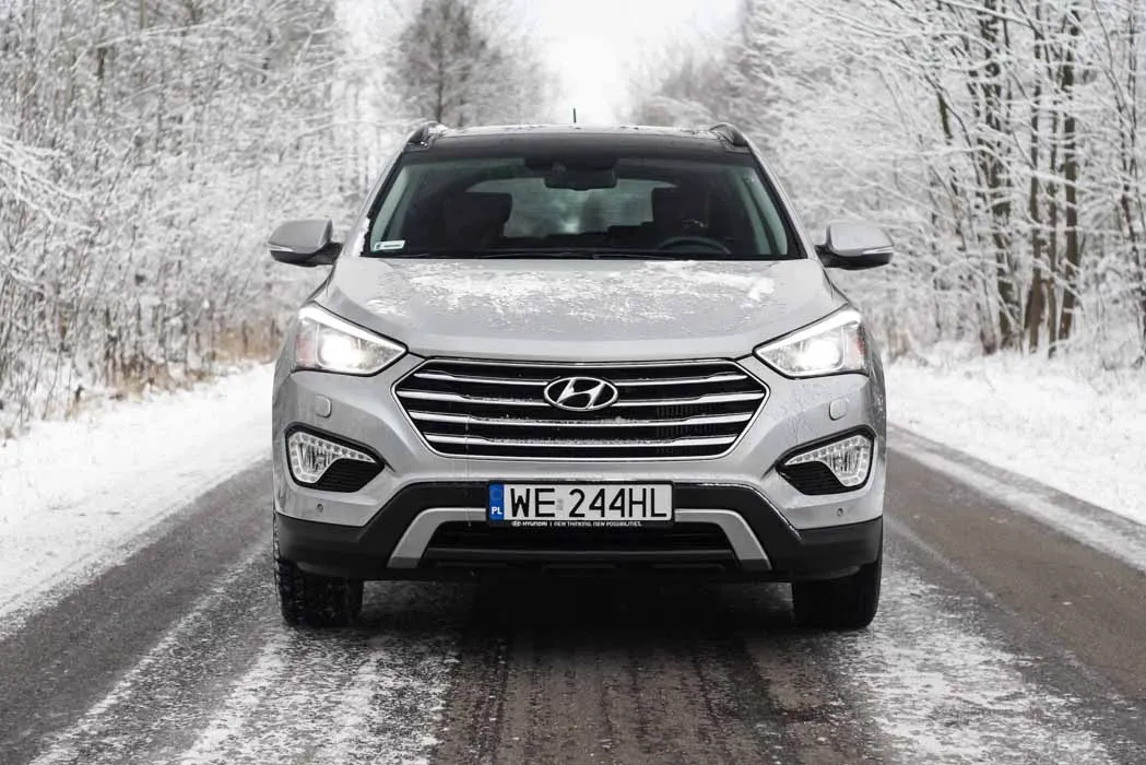 7759409-hyundai-grand-santa-fe.jpg