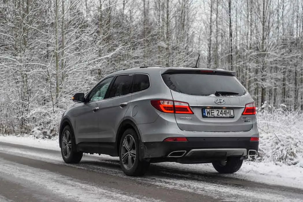 7759439-hyundai-grand-santa-fe.jpg