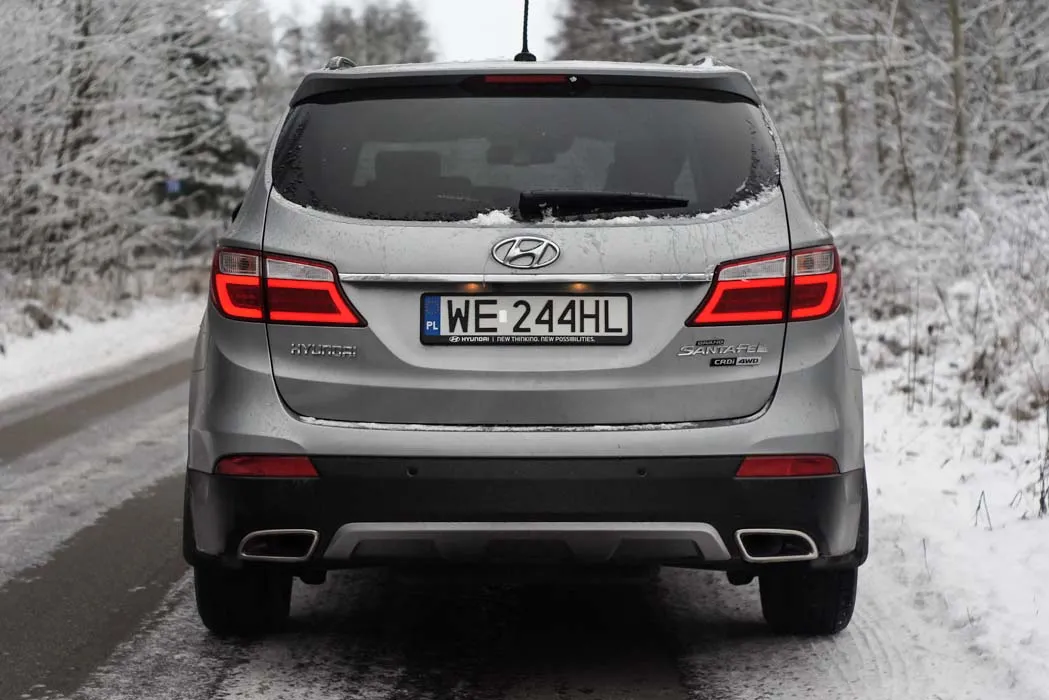 7759469-hyundai-grand-santa-fe.jpg