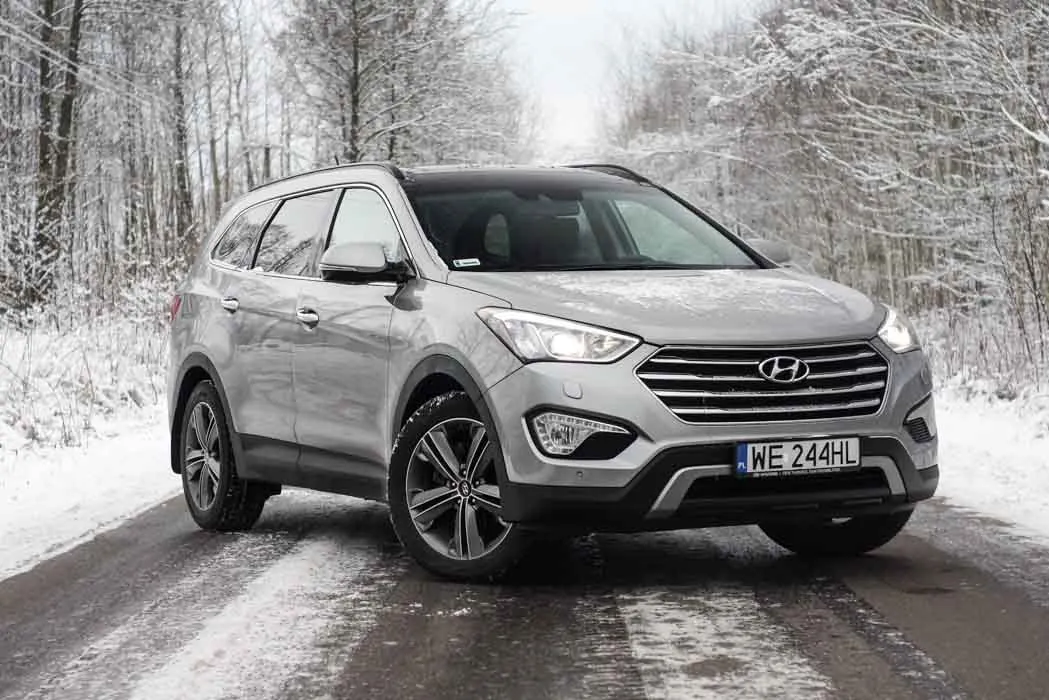 7759529-hyundai-grand-santa-fe.jpg