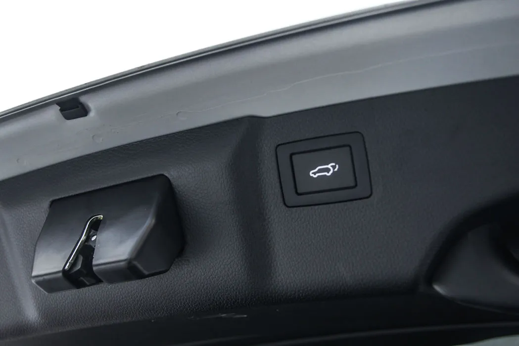 7759679-hyundai-grand-santa-fe.jpg
