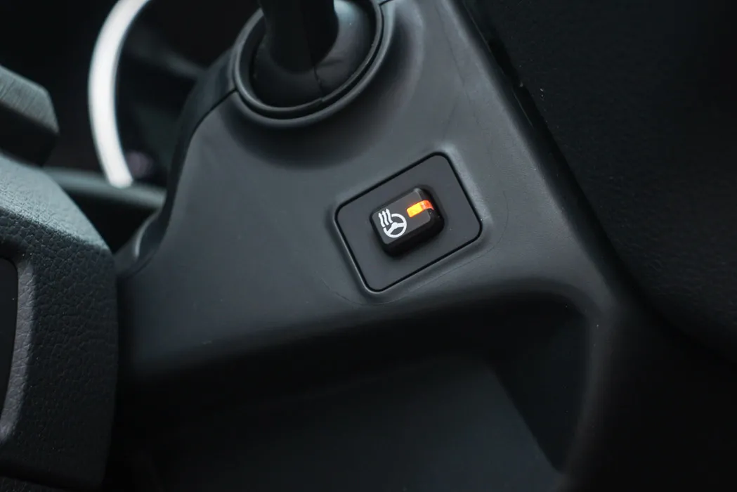 7759799-hyundai-grand-santa-fe.jpg