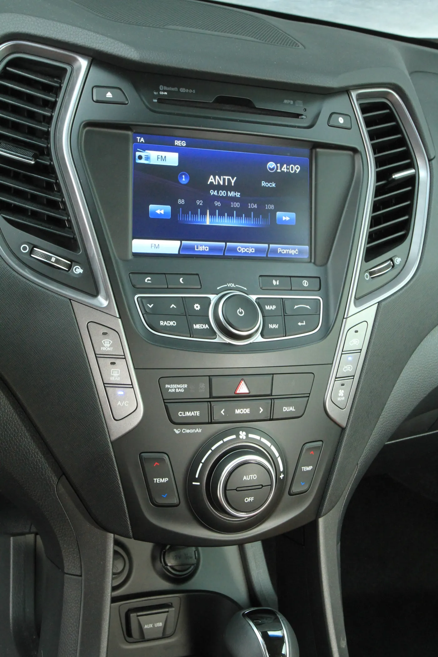 7760411-hyundai-grand-santa-fe.jpg