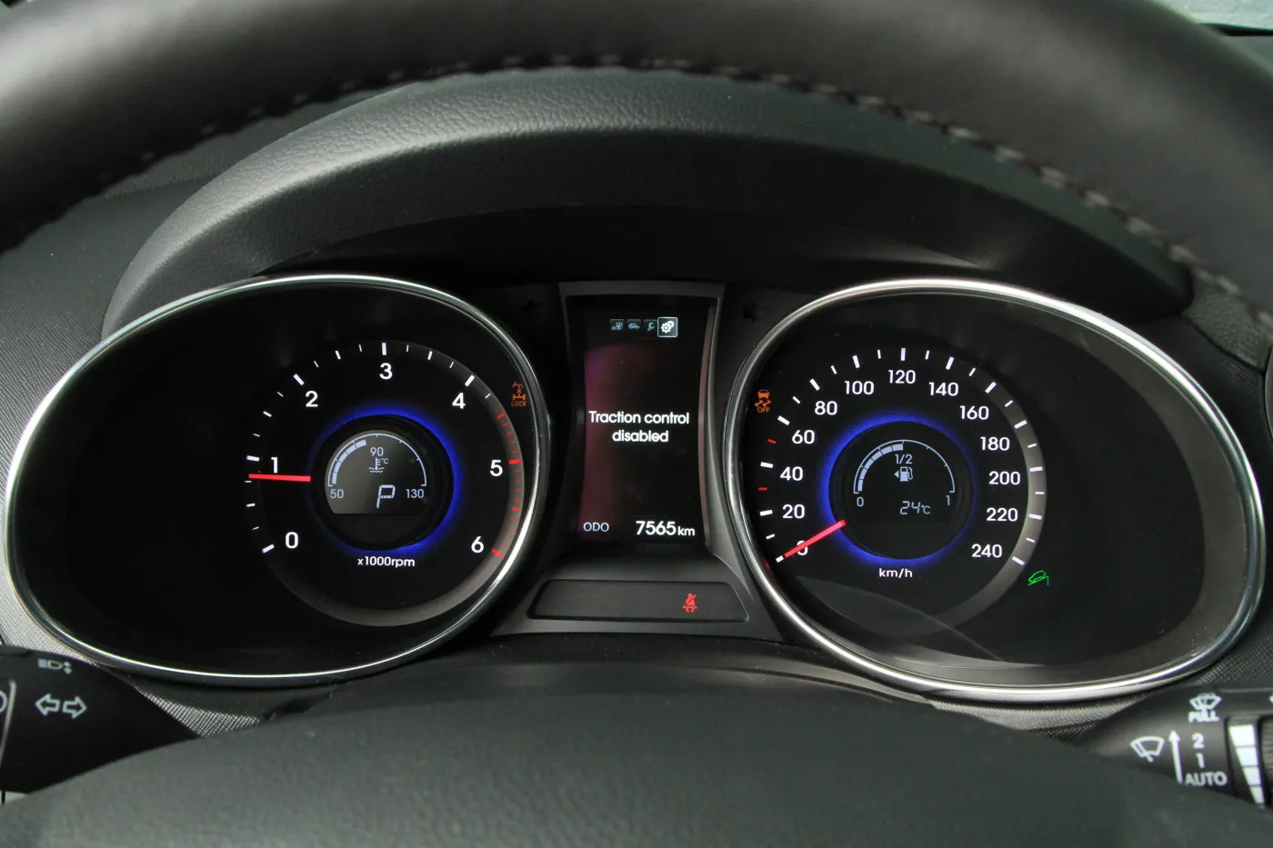 7760496-hyundai-grand-santa-fe.jpg