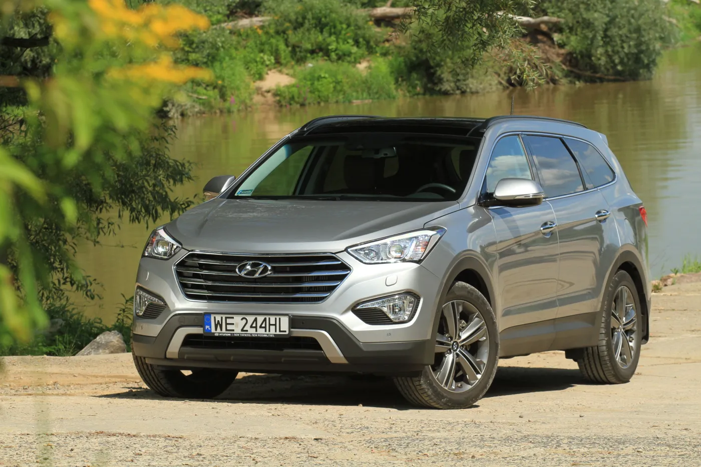 7760063-hyundai-grand-santa-fe.jpg