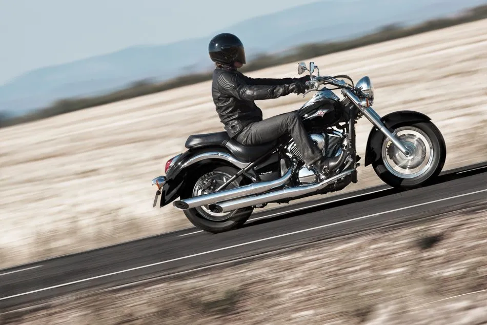 8415808-kawasaki-vn-900-classic.jpg