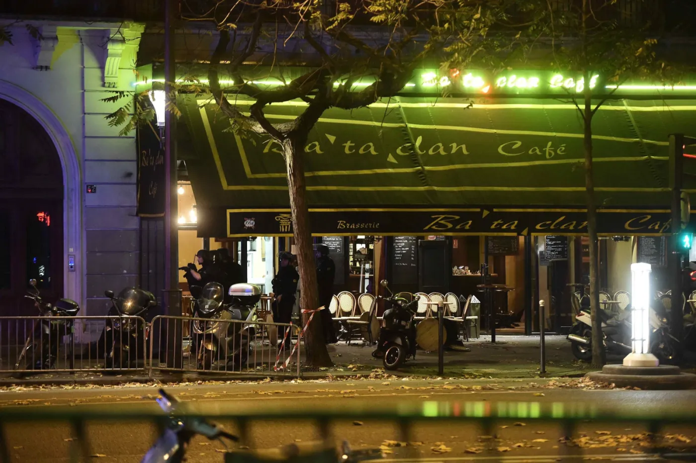 8419439-zamach-w-paryzu-bataclan.jpg
