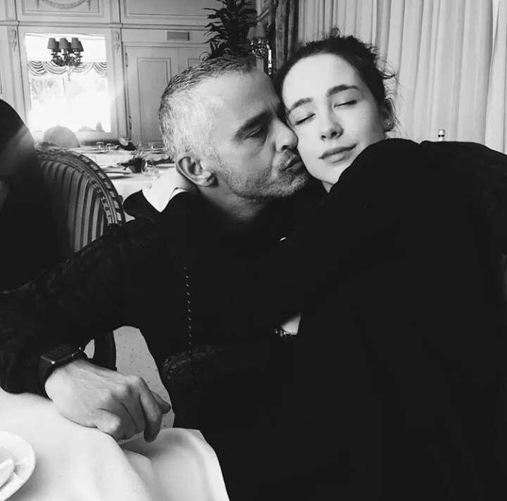 8525898-aurora-ramazzotti-z-ojcem.jpg