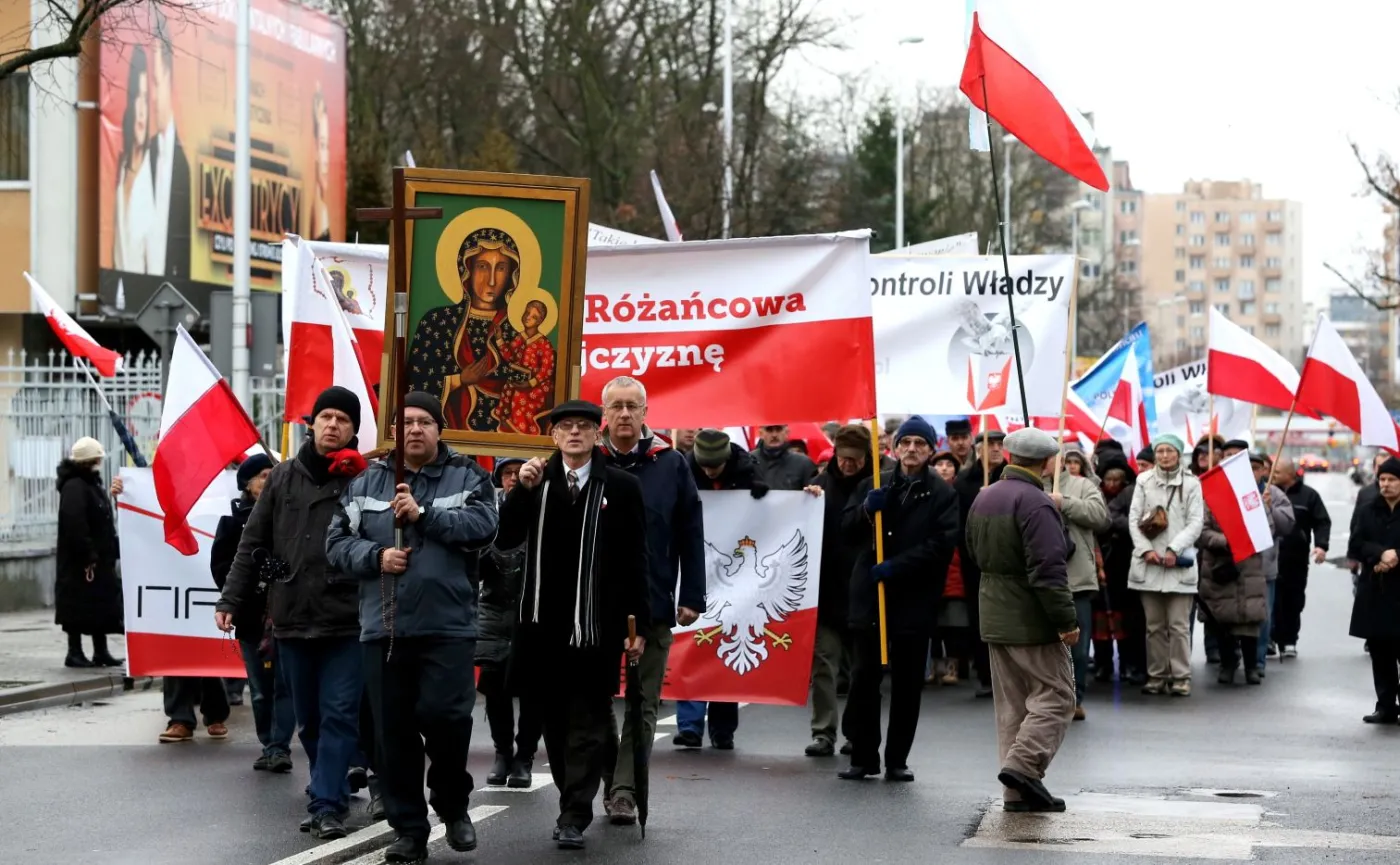 8536528-protest-przed-siedziba-gw.jpg