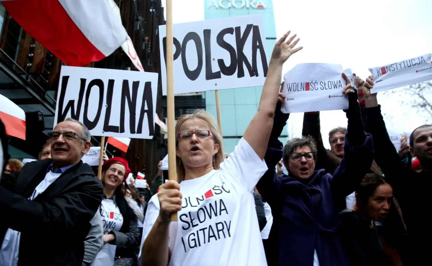 8536560-protest-przed-siedziba-gw.jpg