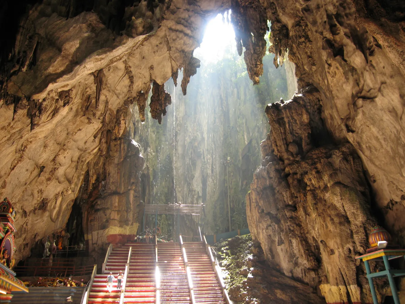8552890-jaskinie-batu-indonezja.jpg