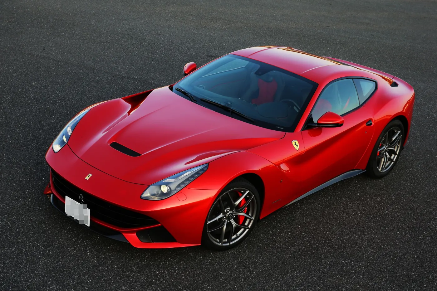 8319707-ferrari-f12-berlinetta.jpg