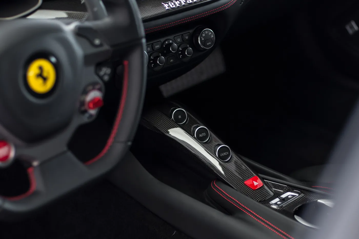 8324059-ferrari-f12-berlinetta.jpg