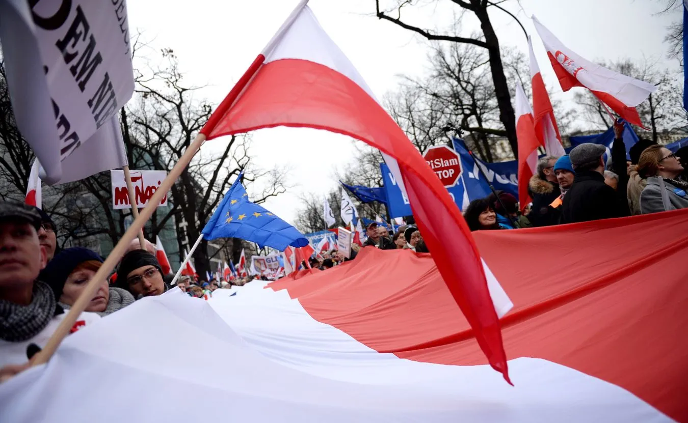 8831876-manifestacja-w-warszawie.jpg
