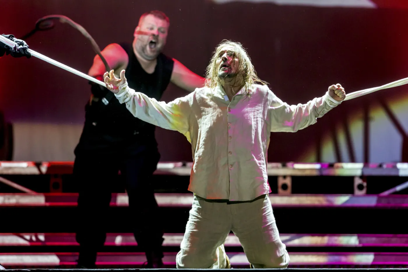 8943141-jesus-christ-superstar.jpg