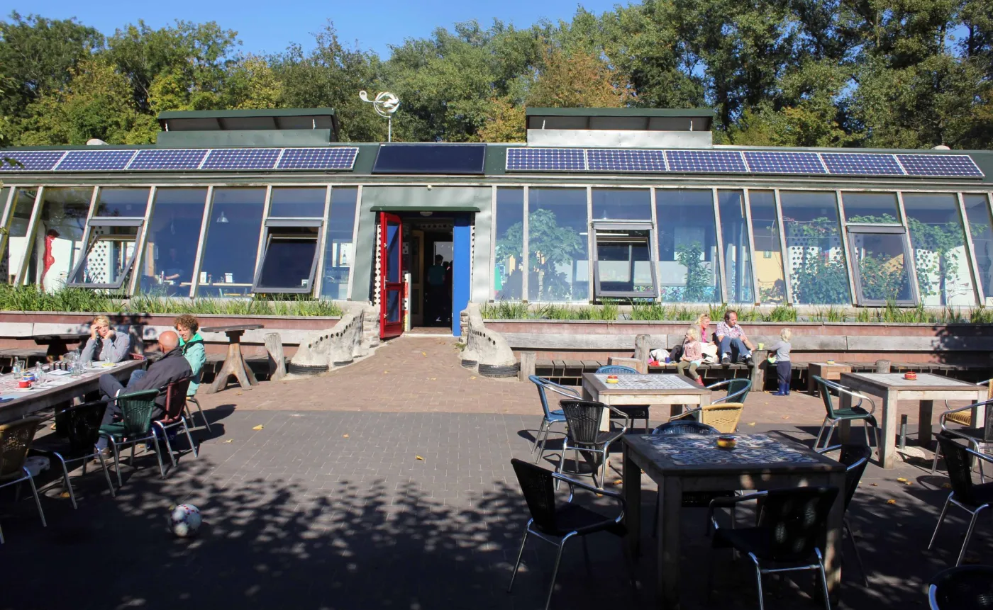 Earthship w Mierzeszynie