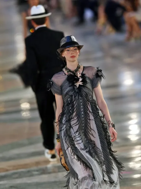 9003858-chanel-resort-2017-kuba.jpg