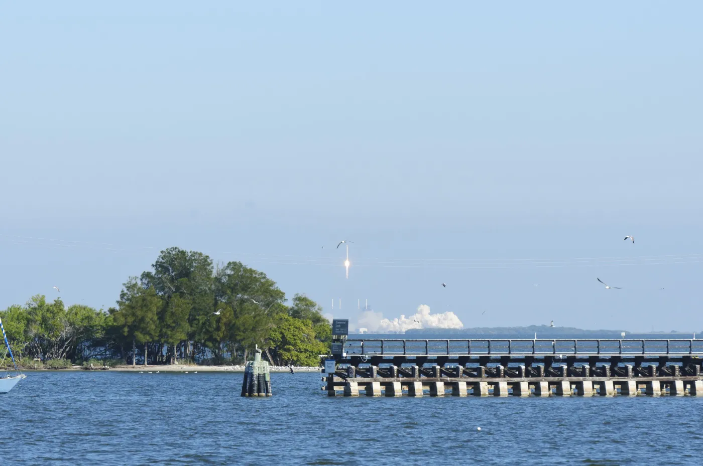 Nieudany test lądowania rakiety kosmicznej. WIDEO z katastrofy Falcon 9