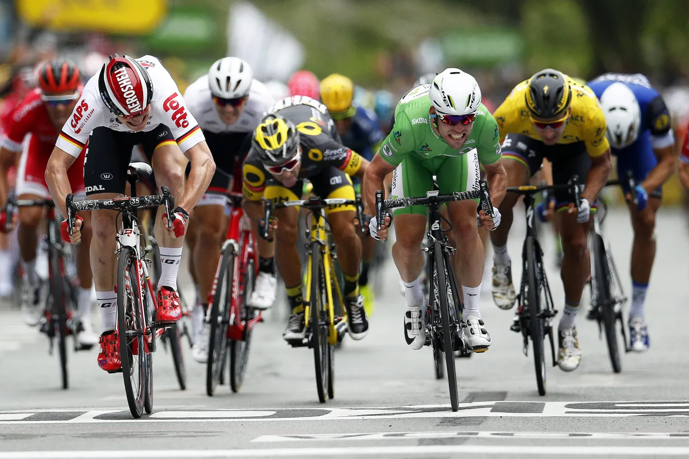 Mark Cavendish (w środku)