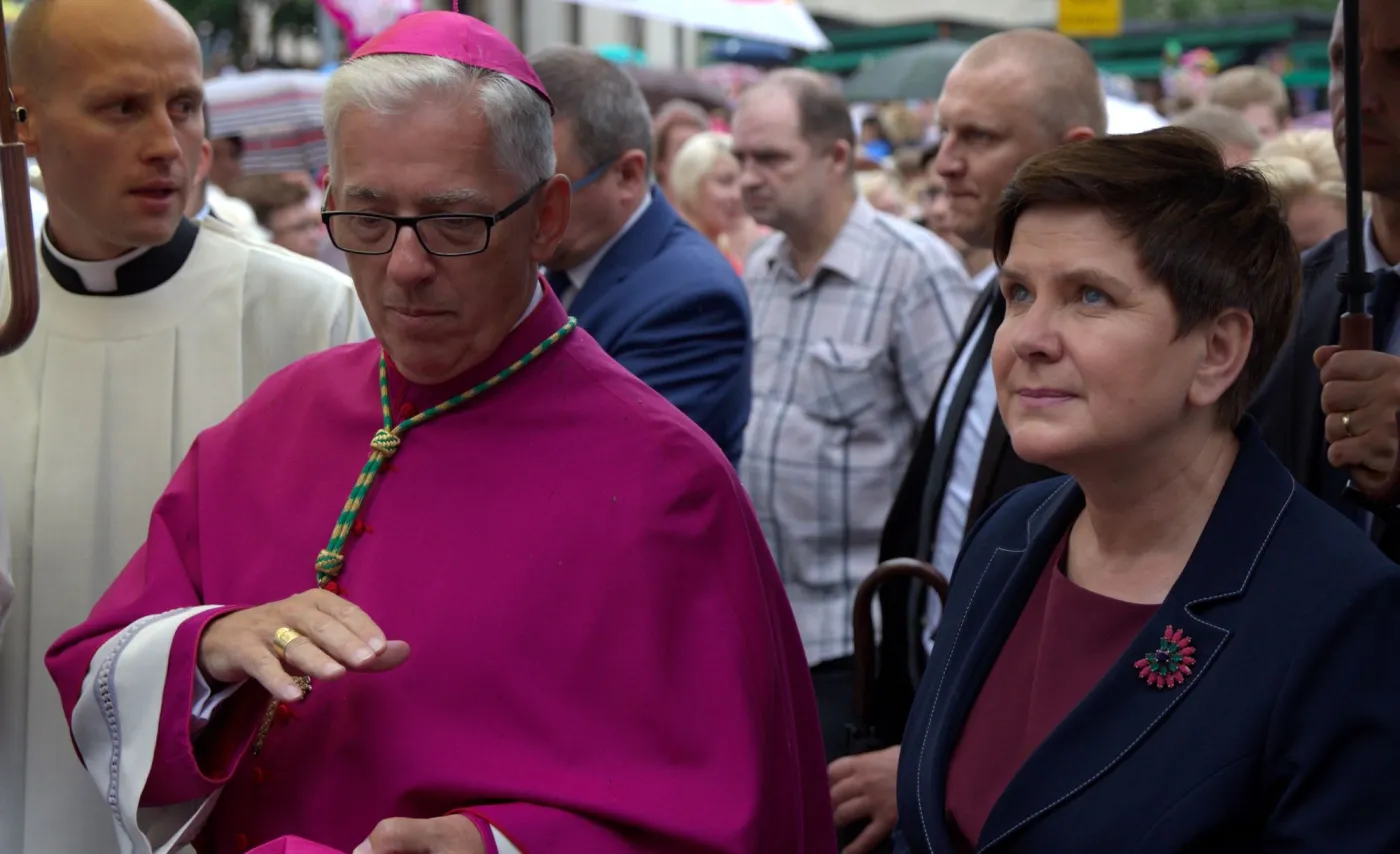 Abp Skworc i Beata Szydło