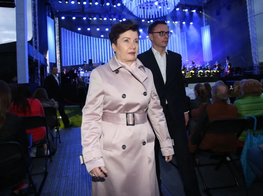9017801-hanna-gronkiewicz-waltz.jpg