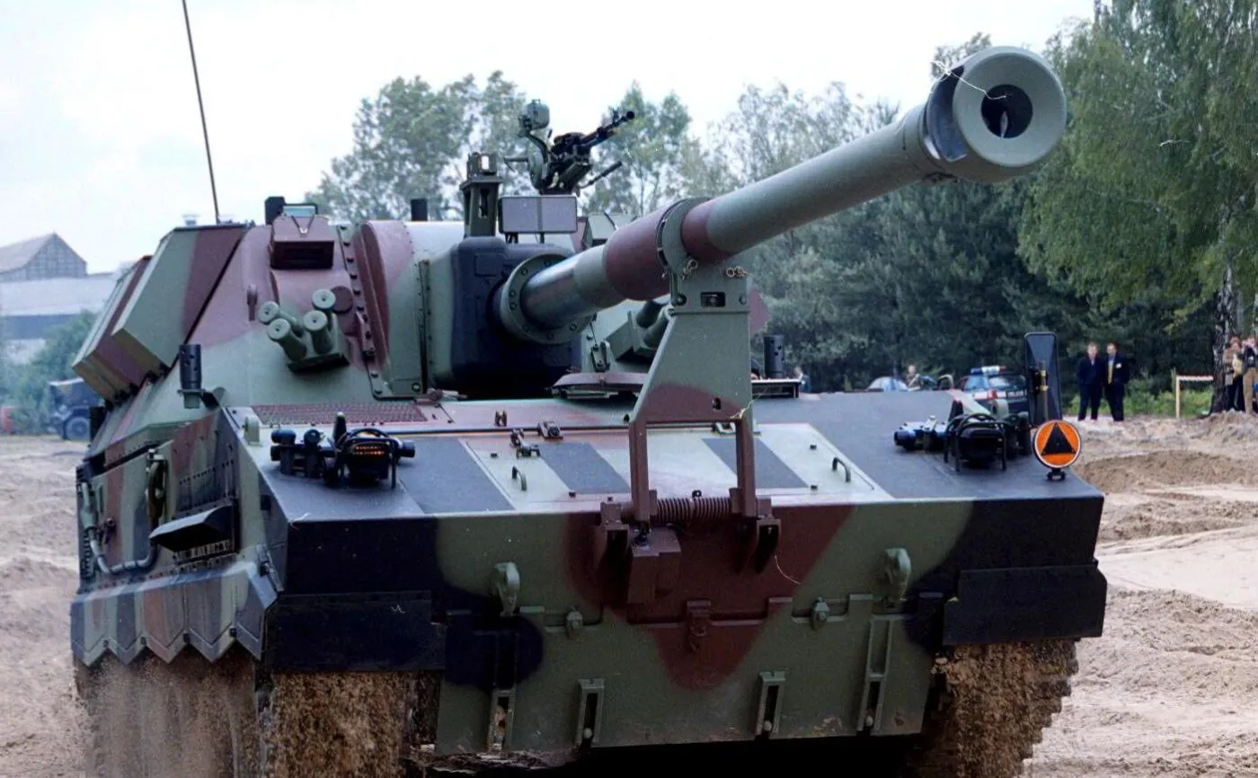 Armatohaubica AHS Krab