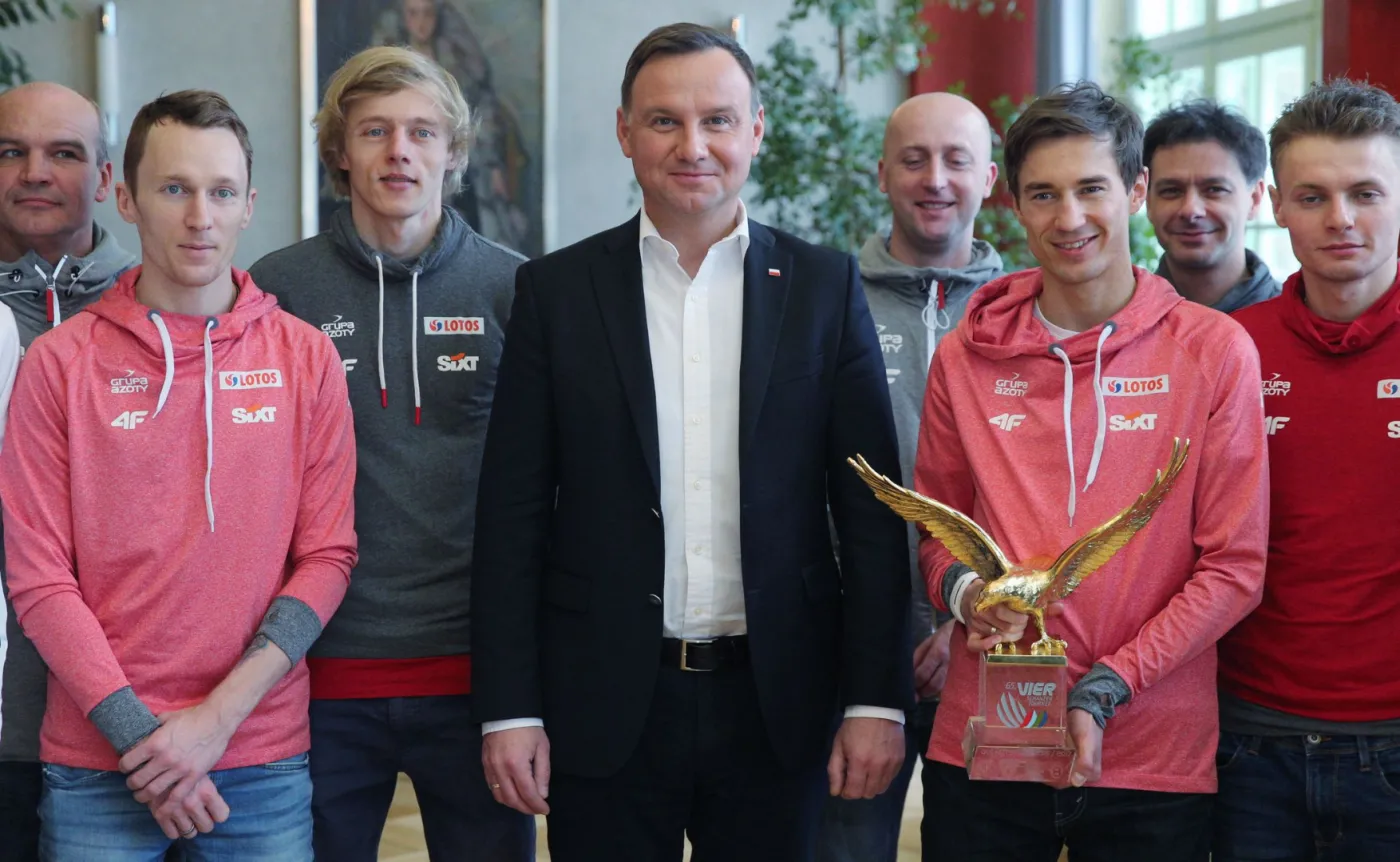 9790540-skoczkowie-u-prezydenta.jpg