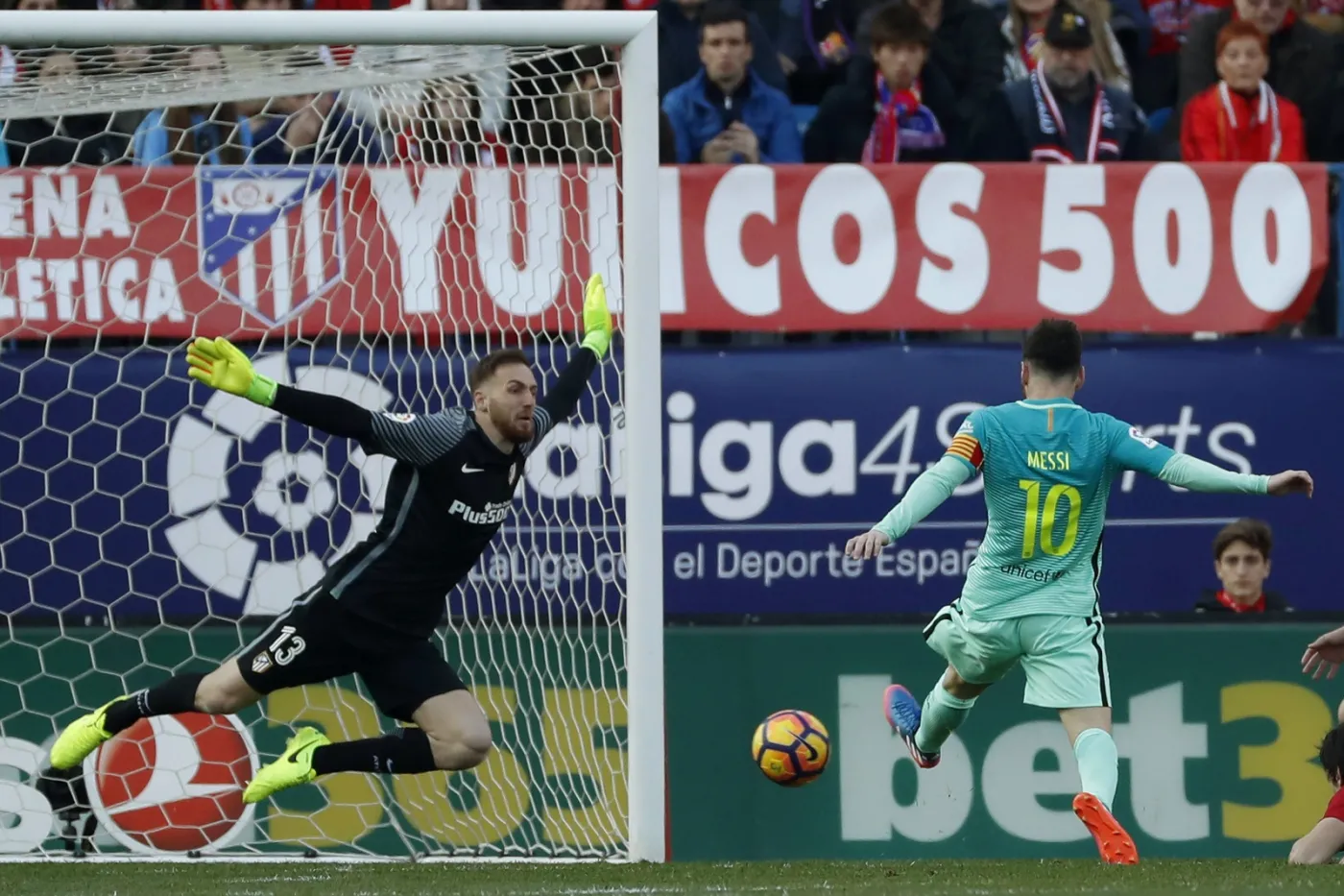 Liga hiszpańska: Messi dał zwycięstwo Barcelonie w meczu z Atletico