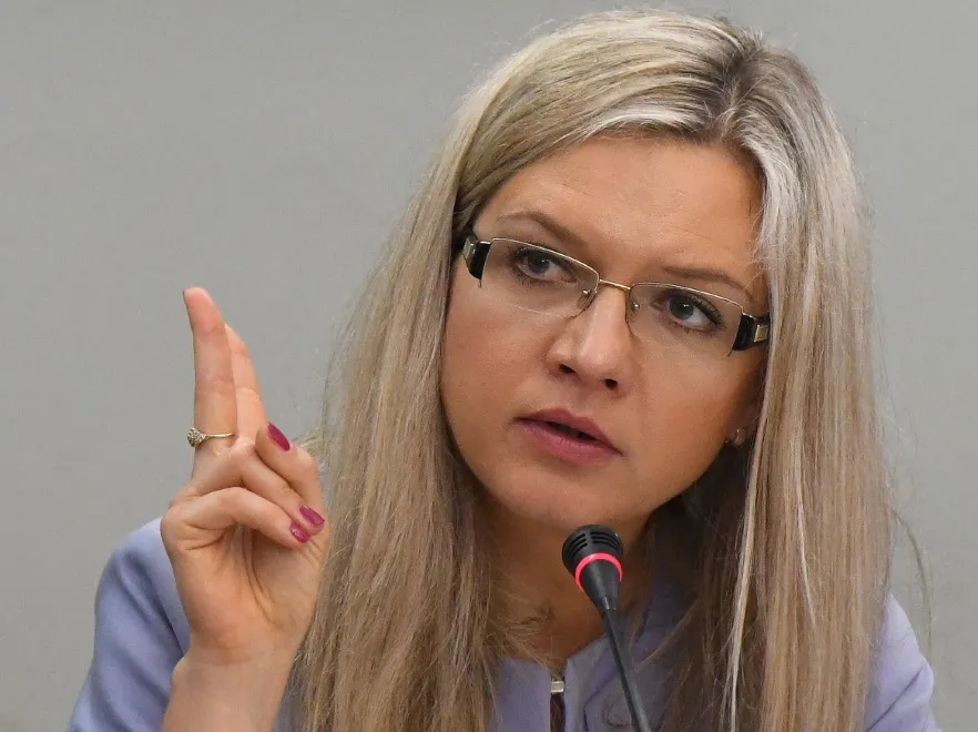 Babciowata 39-latka. Małgorzata Wassermann nie radzi sobie z doborem stylizacji. FOTO