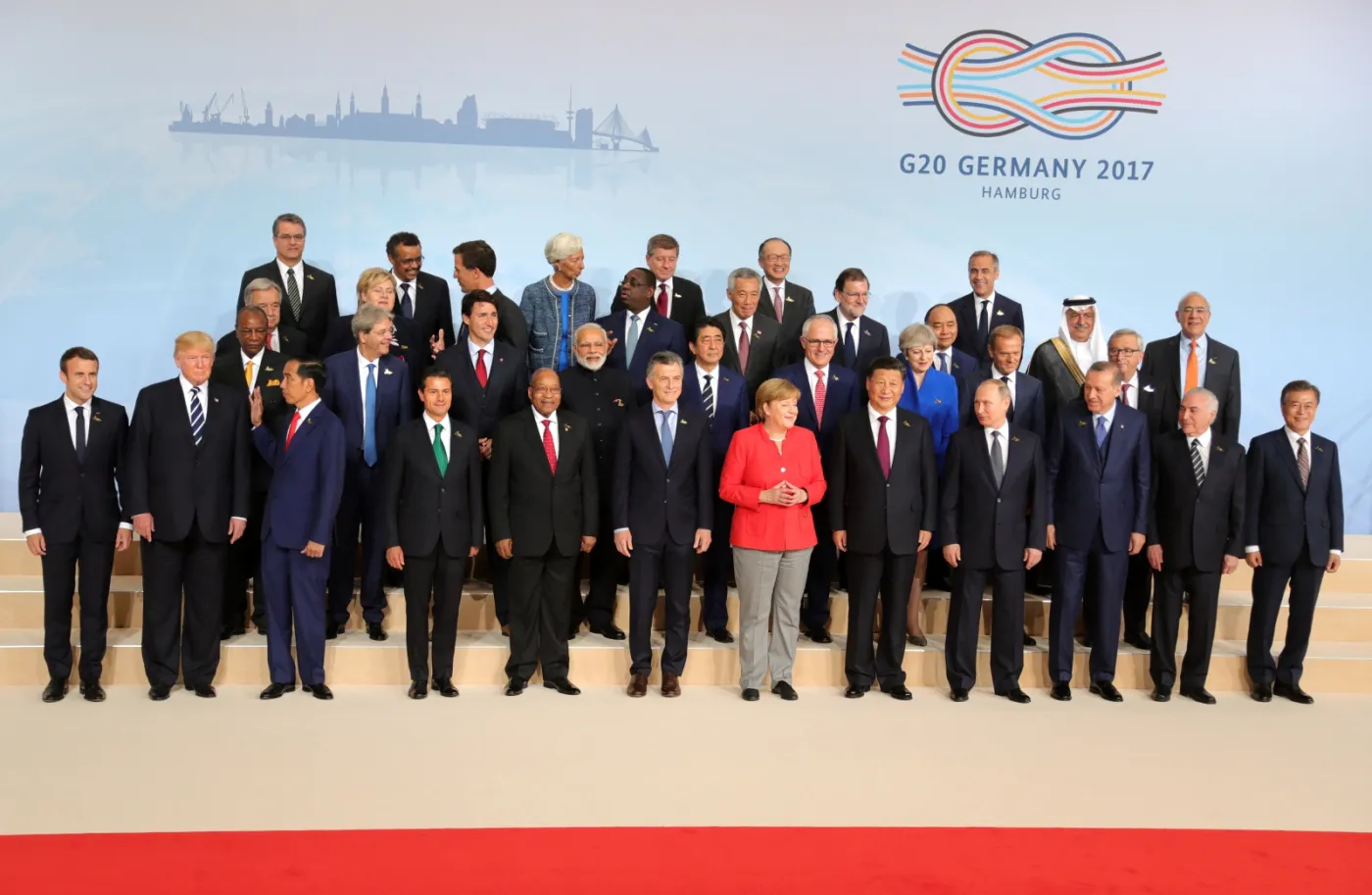 Putin wpatrzony w oczy Melanii Trump, zamieszki na ulicach. Najlepsze ZDJĘCIA ze szczytu G20 w Hamburgu