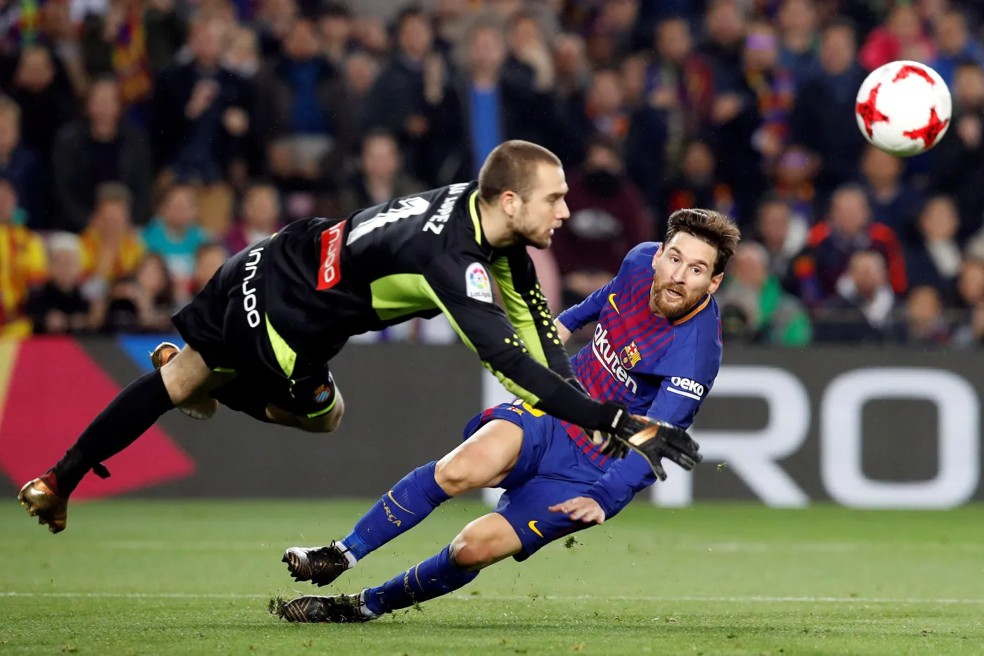 Pau Lopez i Lionel Messi