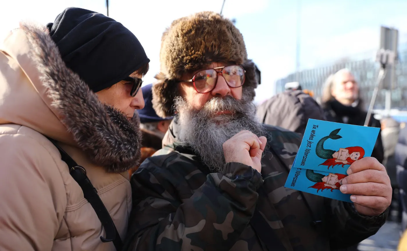 10801683-protestujacy-w-warszawie.jpg