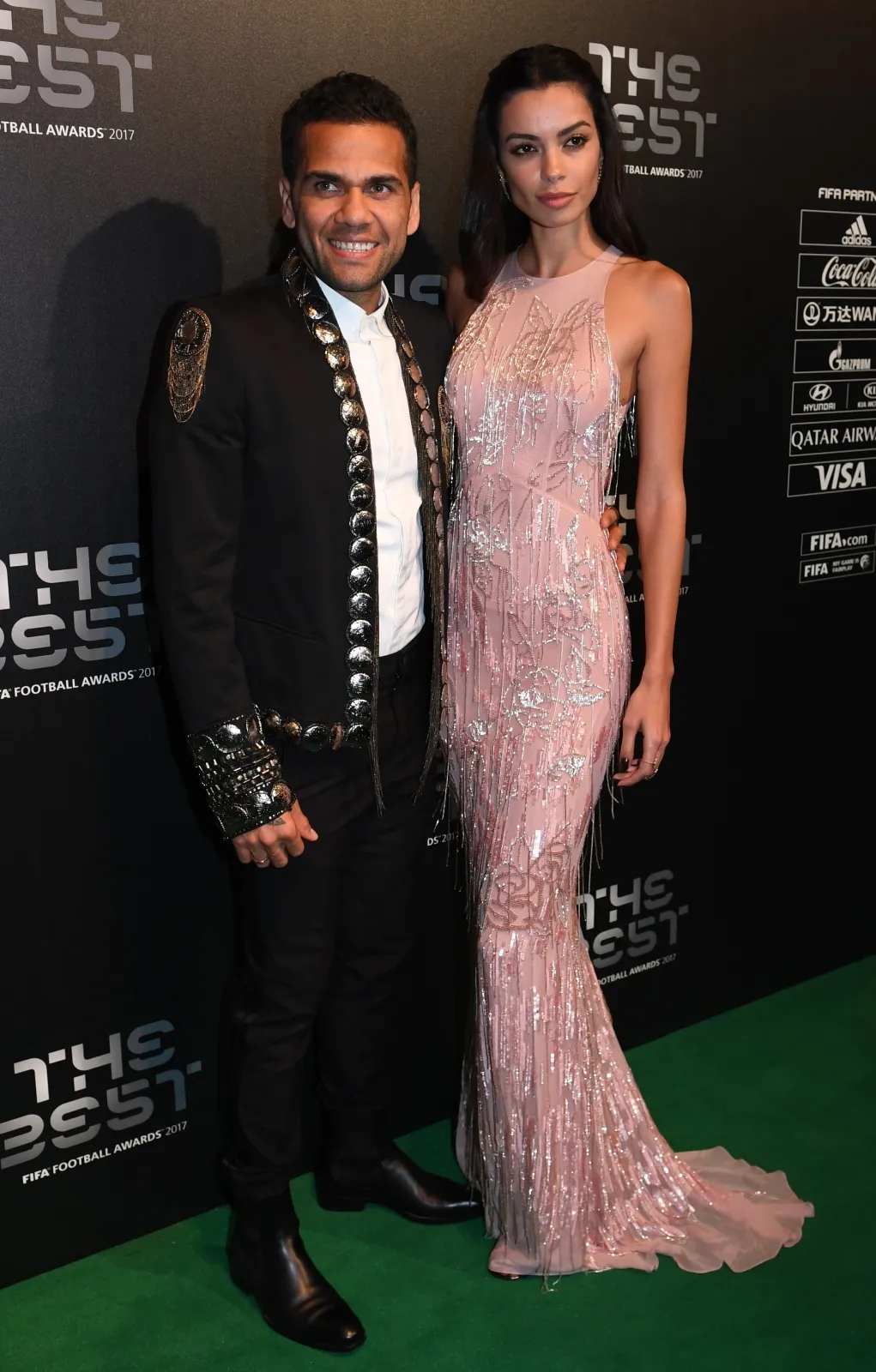 10524914-dani-alves-i-joana-sanz.jpg