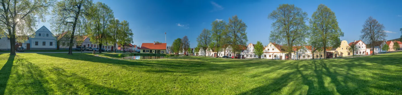 11054131-wioska-hola-ovice-fot.jpg