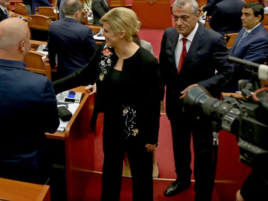Im starsza, tym lepiej wygląda. Świetna prezencja prezydent Chorwacji podczas wizyty w Albanii. FOTO