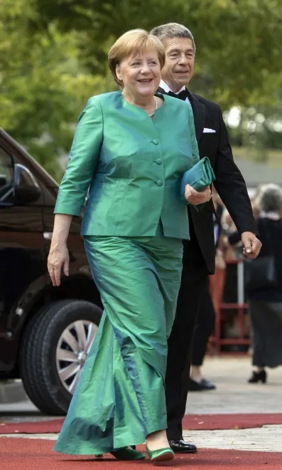 11189106-angela-merkel-z-mezem.jpg