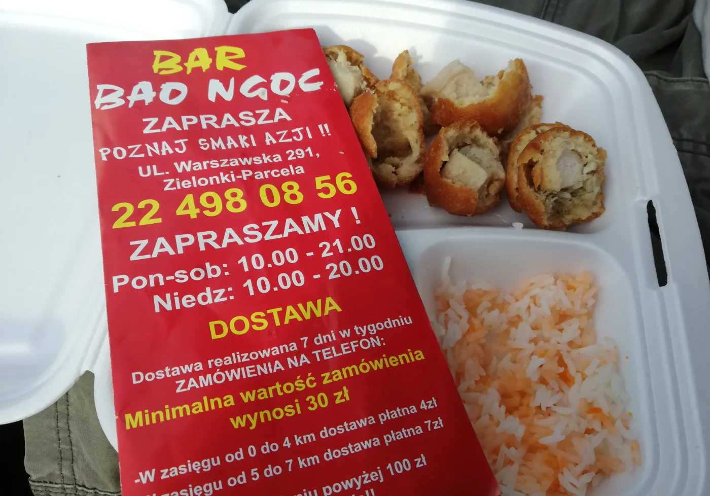 Larwy owadów w cieście 