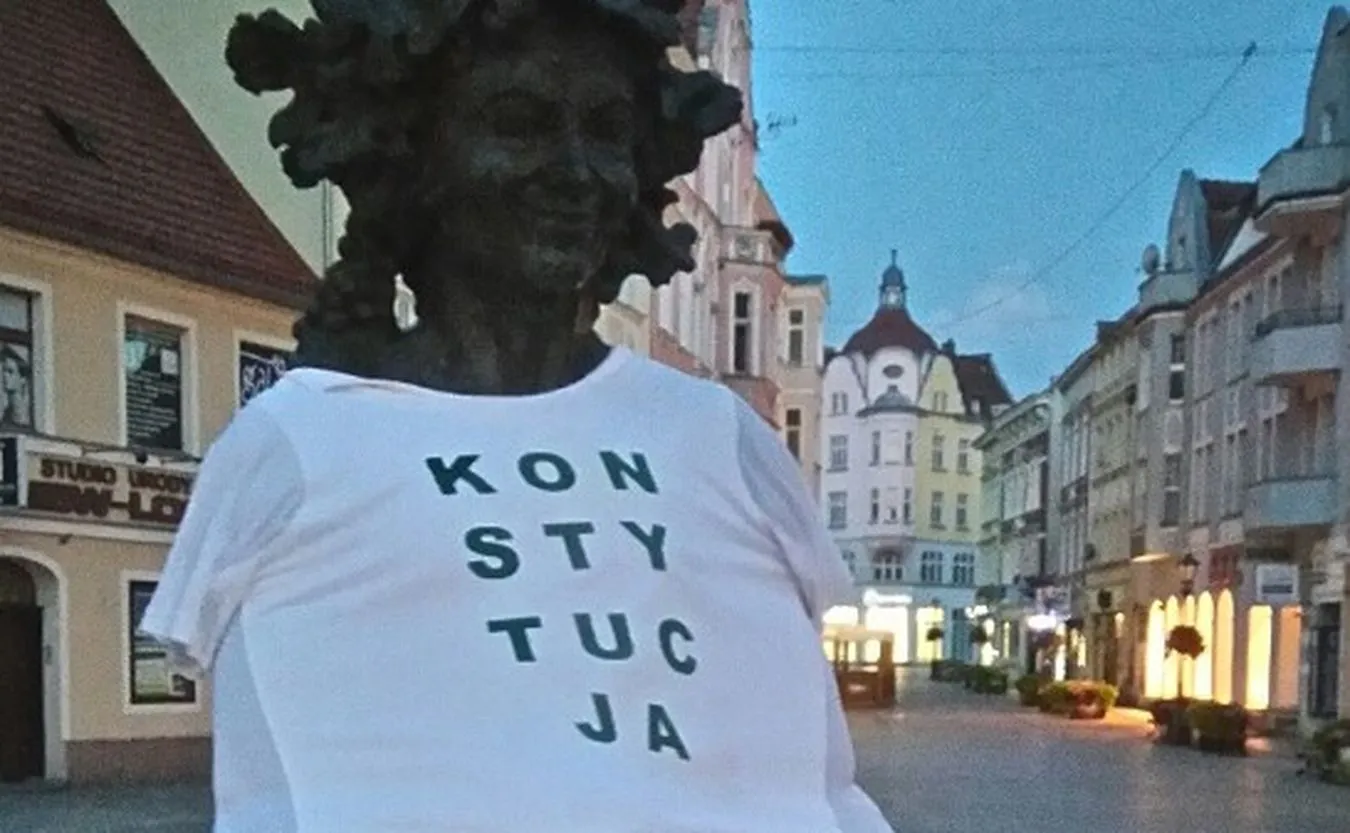 Pomnik Zielona Góra KOD