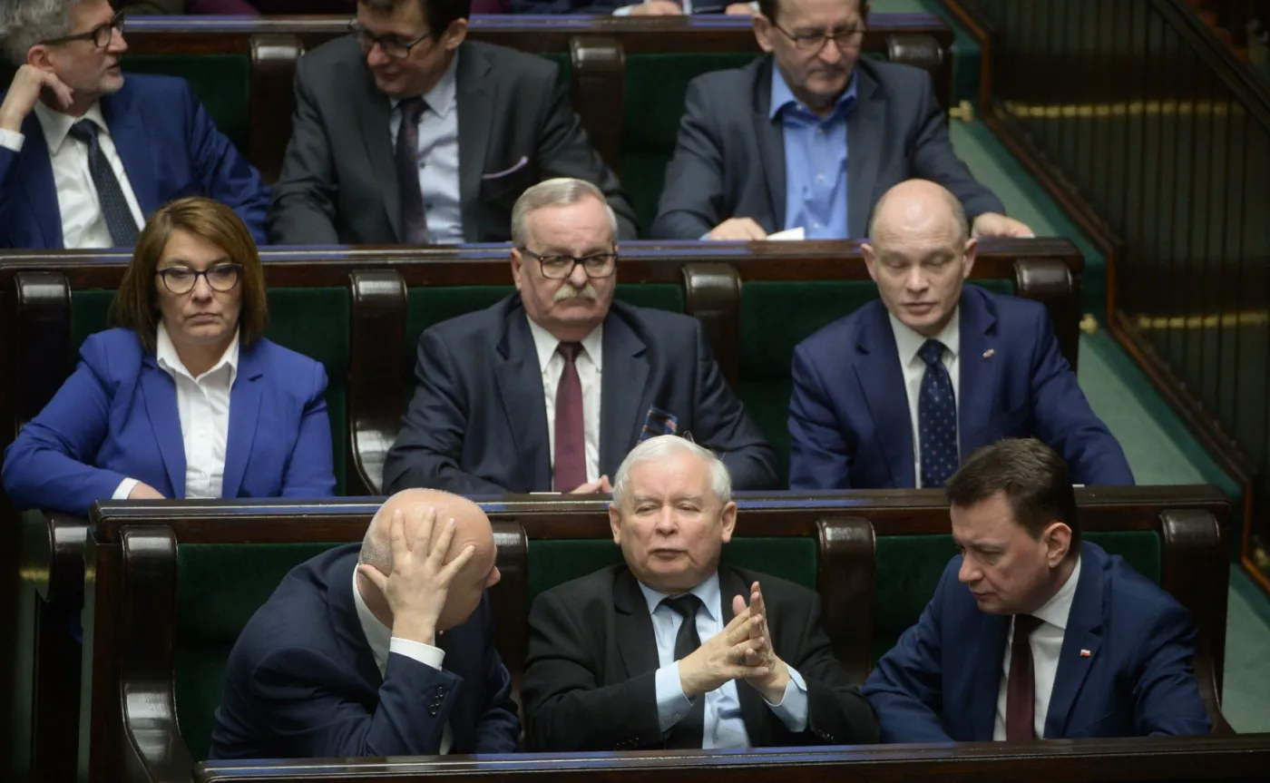Wróbel: Zamiast tuskowej "ciepłej wody" mamy w domu pijanego hydraulika