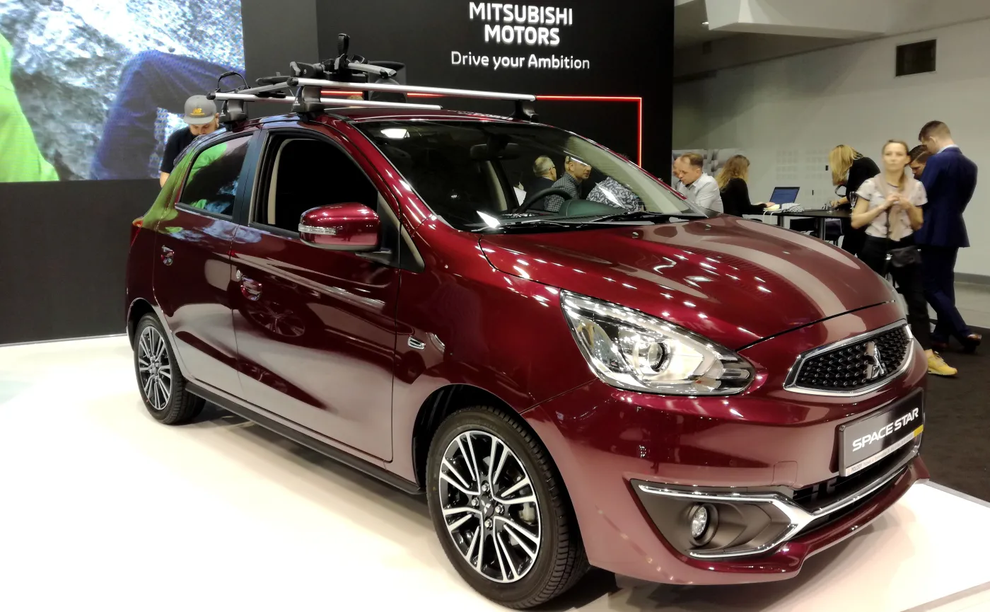 Mitsubishi Space Star od przedniego do tylnego zderzaka ma 3795 mm 