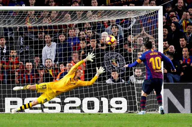 Liga hiszpańska: Messi trafił dwa razy, ale na Betis to nie wystarczyło. Pierwsza od ponad roku porażka Barcelony na Camp Nou
