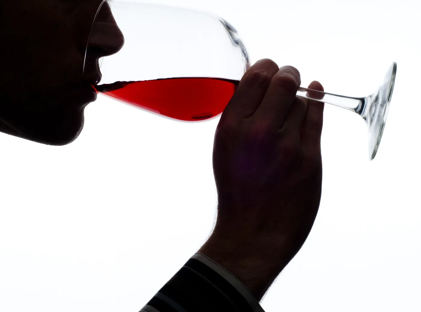 alkohol wino kieliszek