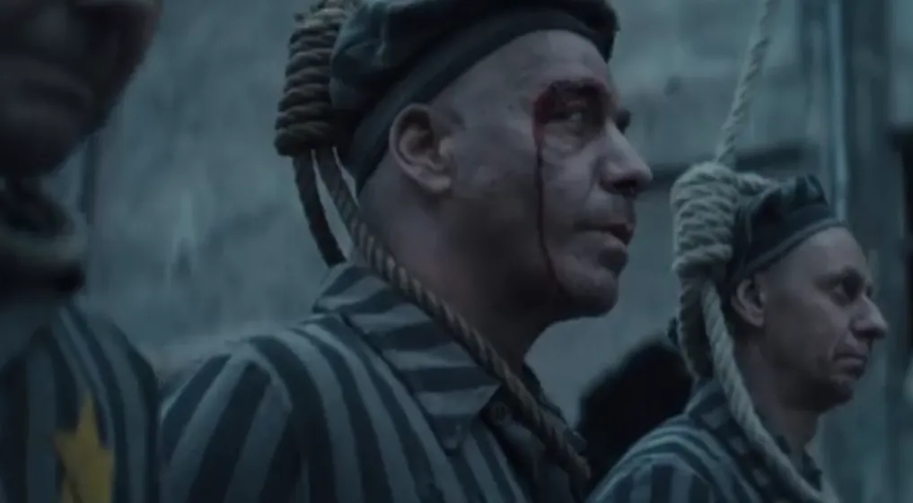 Kadr z klipu Rammstein