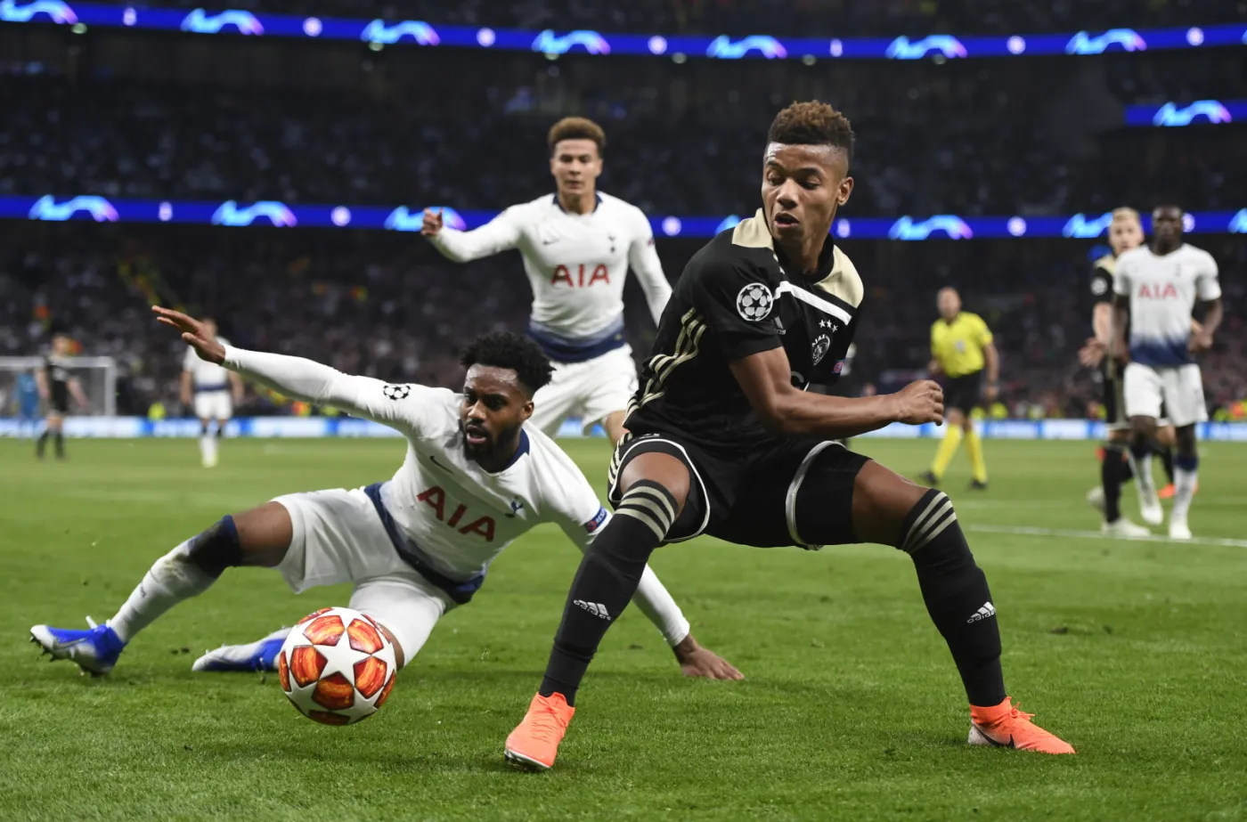 Liga Mistrzów: Ajax nie traci impetu. Wygrał w Londynie z Tottenhamem