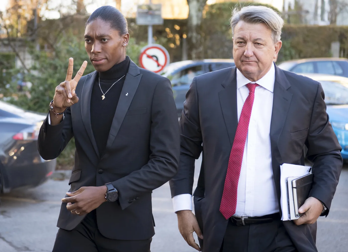 Caster Semenya (z lewej)