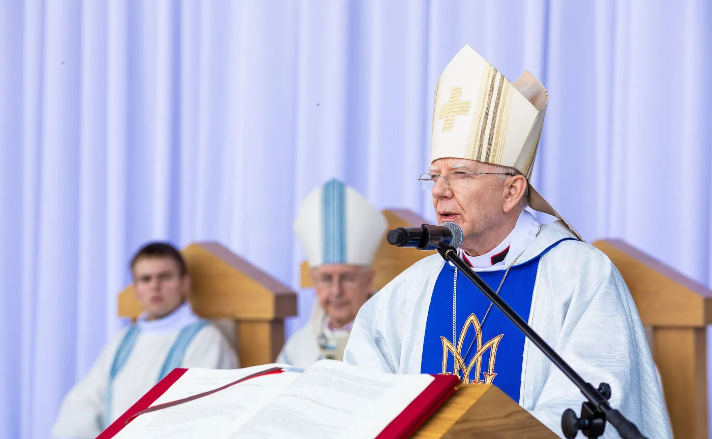 Kontrowersyjne słowa arcybiskupa Jędraszewskiego. Biedroń chce napisać list do papieża w tej sprawie