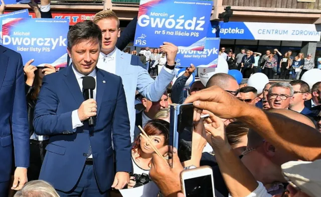 Politycy PiS o oświadczeniu majątkowym Banasia: Nie wiedzieliśmy, że bada je CBA
