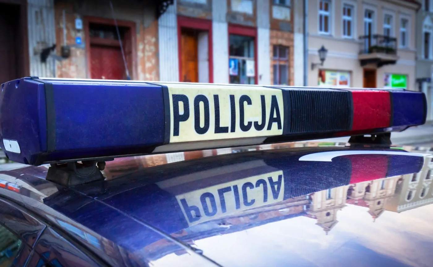 Trzymał w mieszkaniu średniowieczne topory i amunicję z czasów II wojny. Policja zatrzymała 40-latka